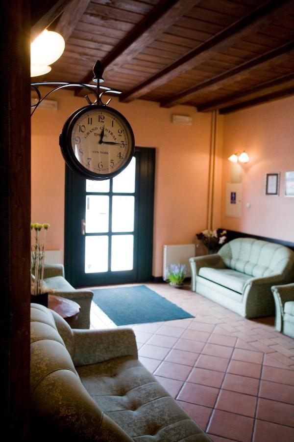 Hotel Maly Mlyn Stargard Szczecinski Ngoại thất bức ảnh